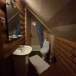 у попа *