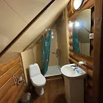 у попа *